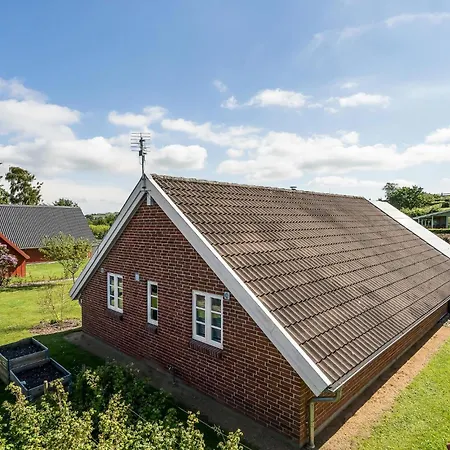 Stunning In With Kitchen
