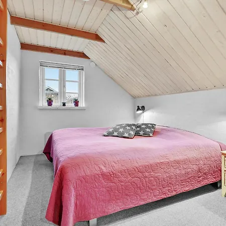 Stunning In With Kitchen 別荘 Roslev