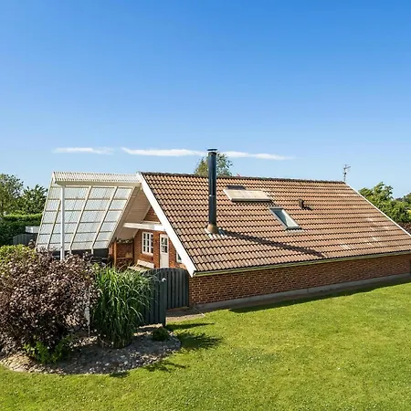 別荘 Stunning In With Kitchen Roslev