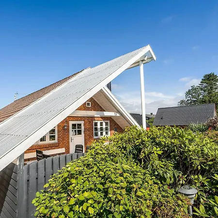 Stunning In With Kitchen 別荘